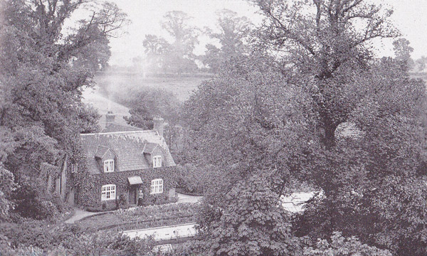 Gardener's cottage Brooksby Hall