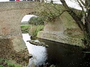 River Wreake, Waterhouse Bridge, View from upstream showing centre pier of medieval bridge